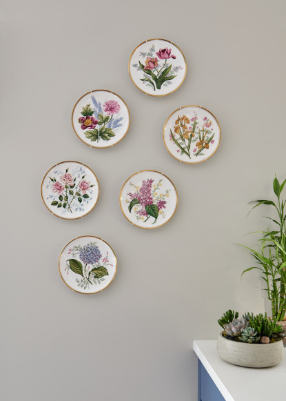 spode-floral-wall-plates-kitchen