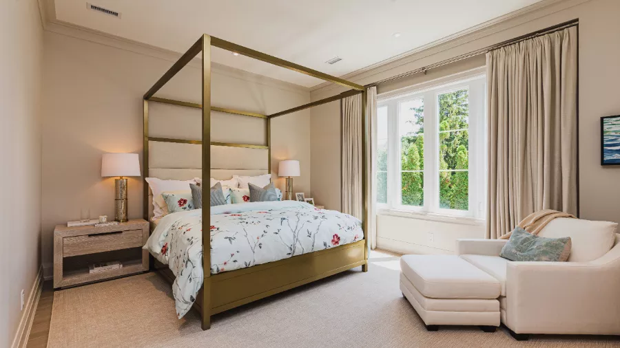 2 Oakville Princess Margaret Lottery Home Master Bedroom Canopy Bed Brass Finishes Pale Oak Benjamin Moore Paint