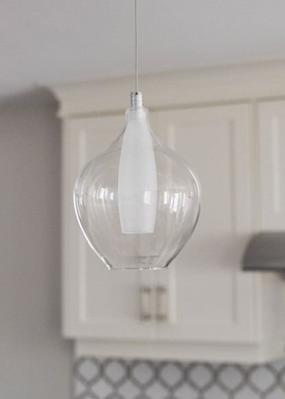glass-pendant-kitchen-lighting