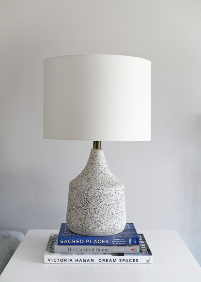terrazzo-lamp-white-side-table-neutral-paint-collingwood-benjamin-moore