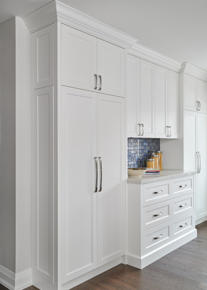 white-kitchen-pantry-shaker-doors-simply-white-benjamin-moore-dark-hardwood