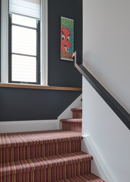 striped-stair-runner-kendall-charcoal-chantilly-lace-benjamin-moore-black-window-frame
